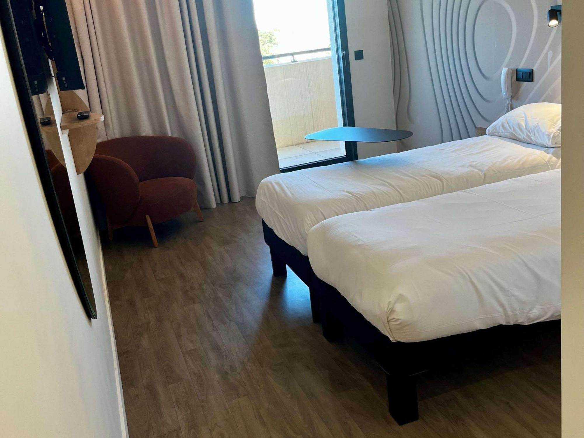 Ibis Styles Cabries Aix-En-Provence Tgv Hotel Eksteriør billede