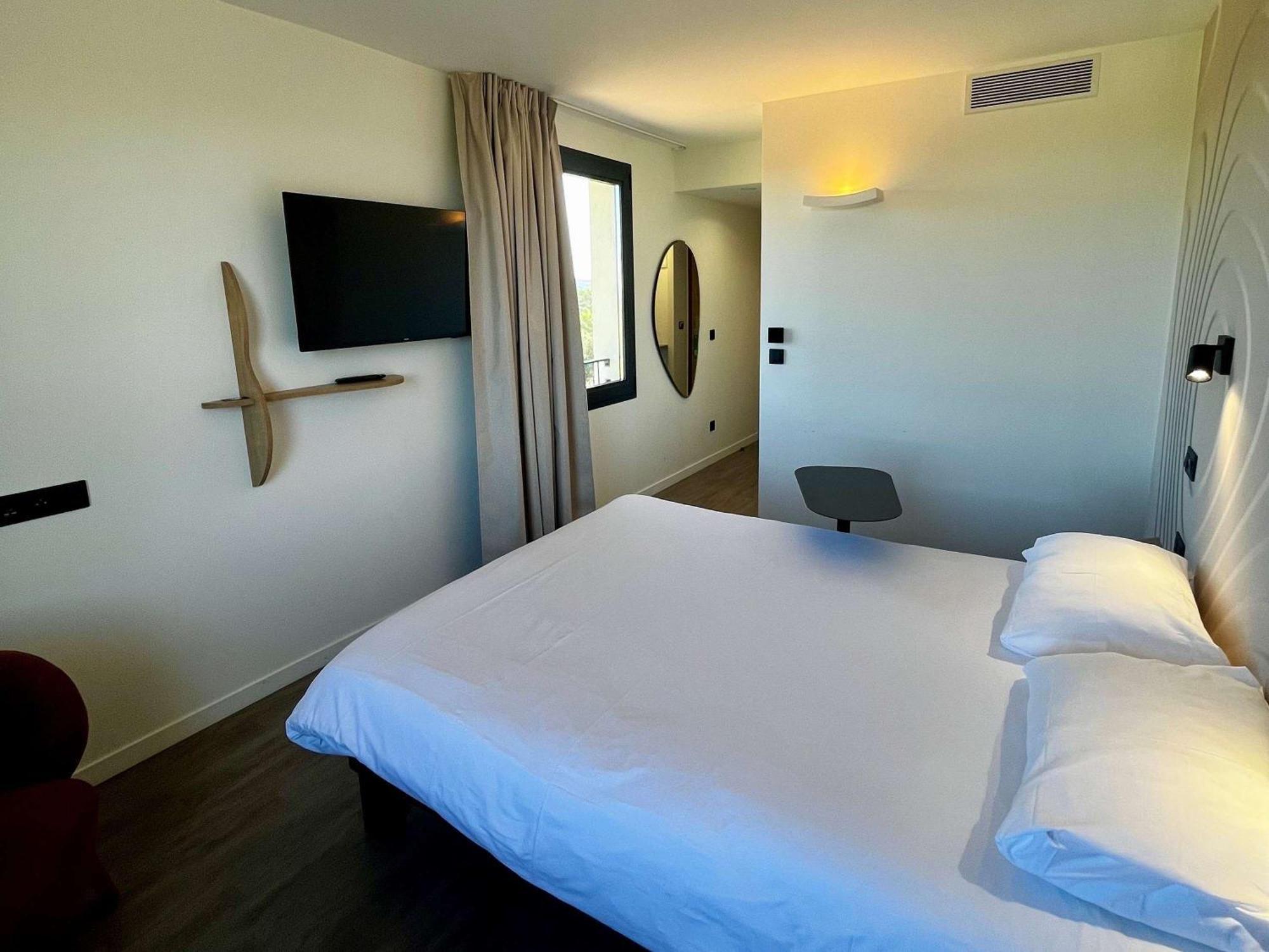 Ibis Styles Cabries Aix-En-Provence Tgv Hotel Eksteriør billede