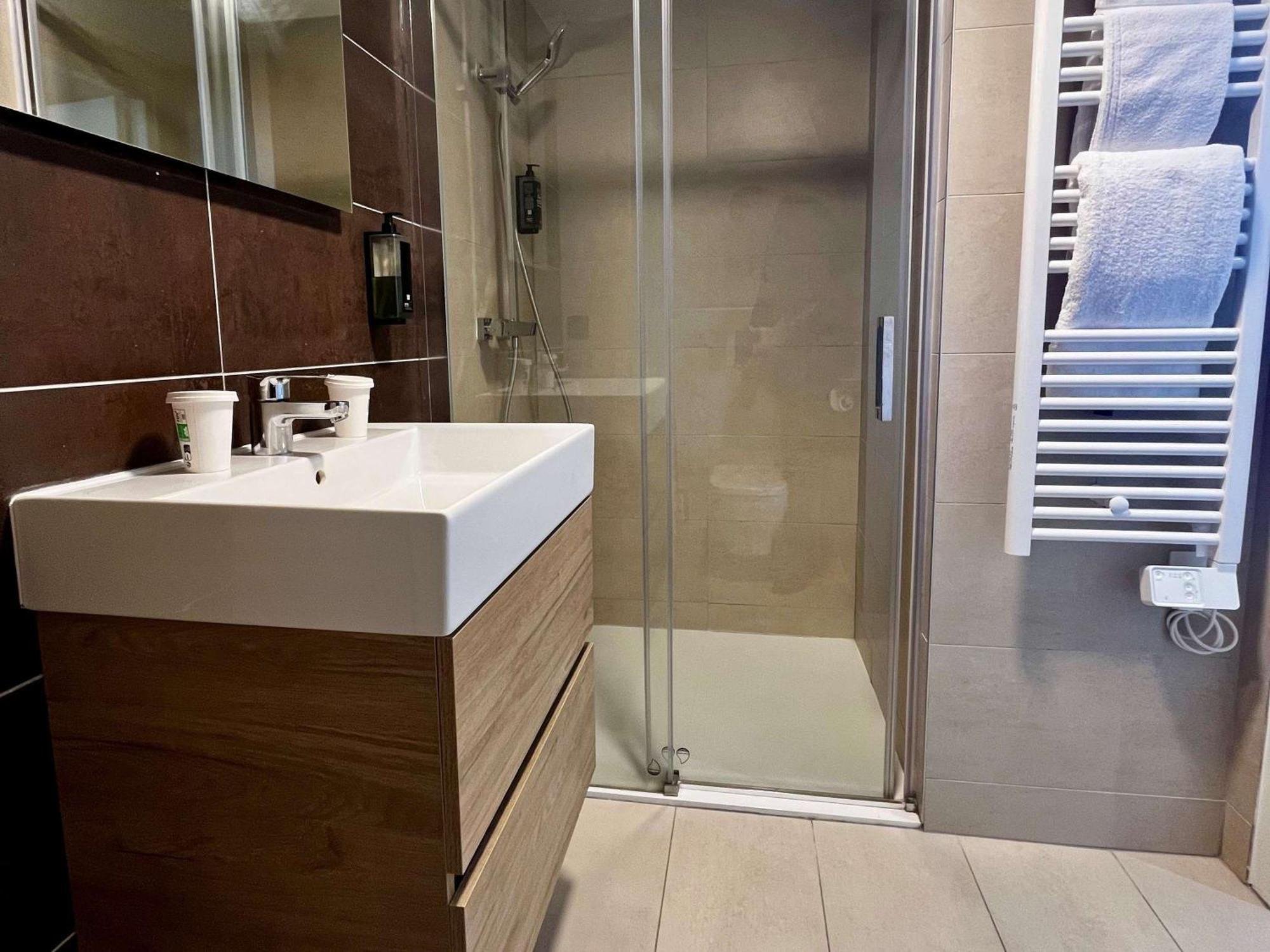 Ibis Styles Cabries Aix-En-Provence Tgv Hotel Eksteriør billede