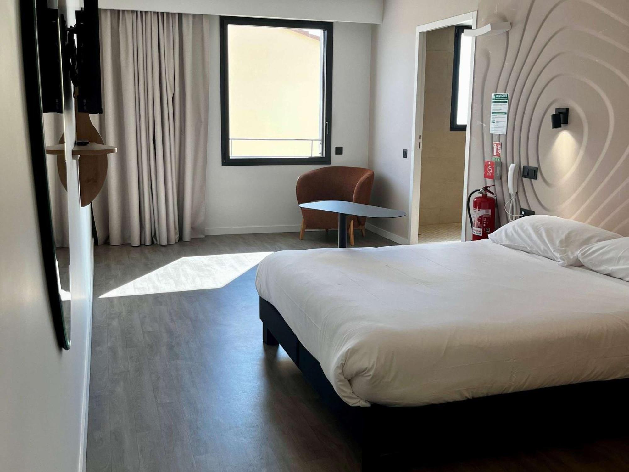 Ibis Styles Cabries Aix-En-Provence Tgv Hotel Eksteriør billede