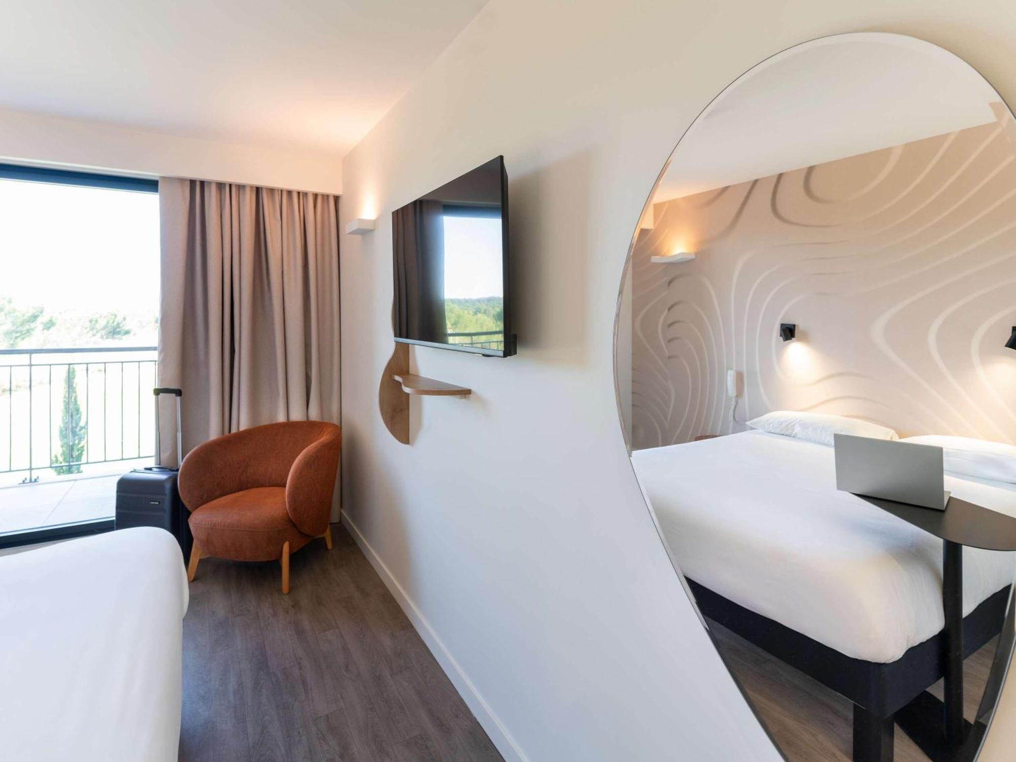Ibis Styles Cabries Aix-En-Provence Tgv Hotel Eksteriør billede