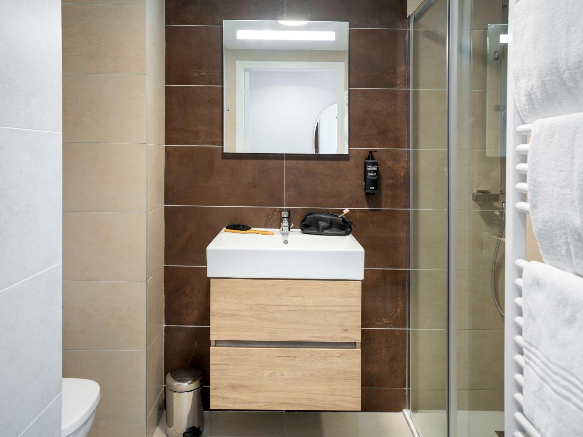 Ibis Styles Cabries Aix-En-Provence Tgv Hotel Eksteriør billede
